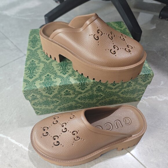 Gucci Platform Mesh Sandals - Picture 1 of 6